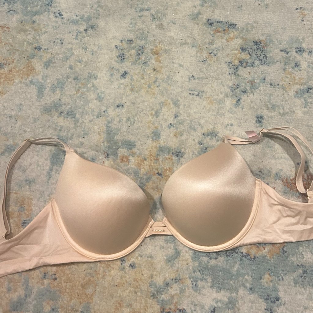 Victoria's Secret Nude Push Up Bra - Size 32dd